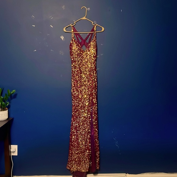 Champagne and maroon prom / ball dress - Picture 1 of 14